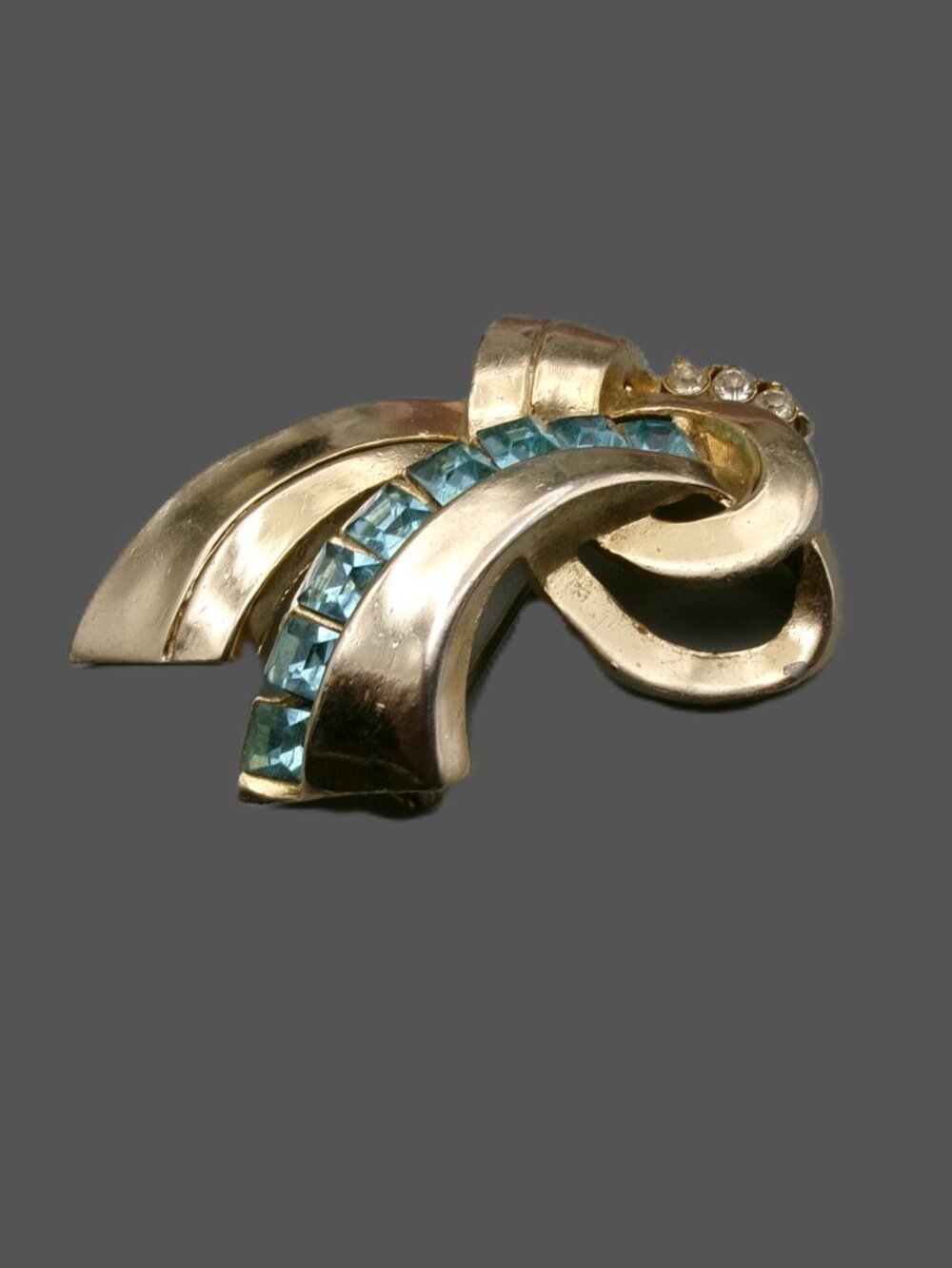 Vintage Coro 3D Ribbon Brooch Pin with Aquamarine Rhinestones